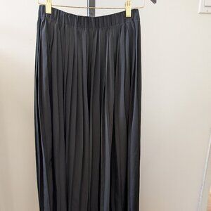 Pleated Black Maxi skirt - Banana Republic